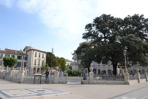 Square Antonin